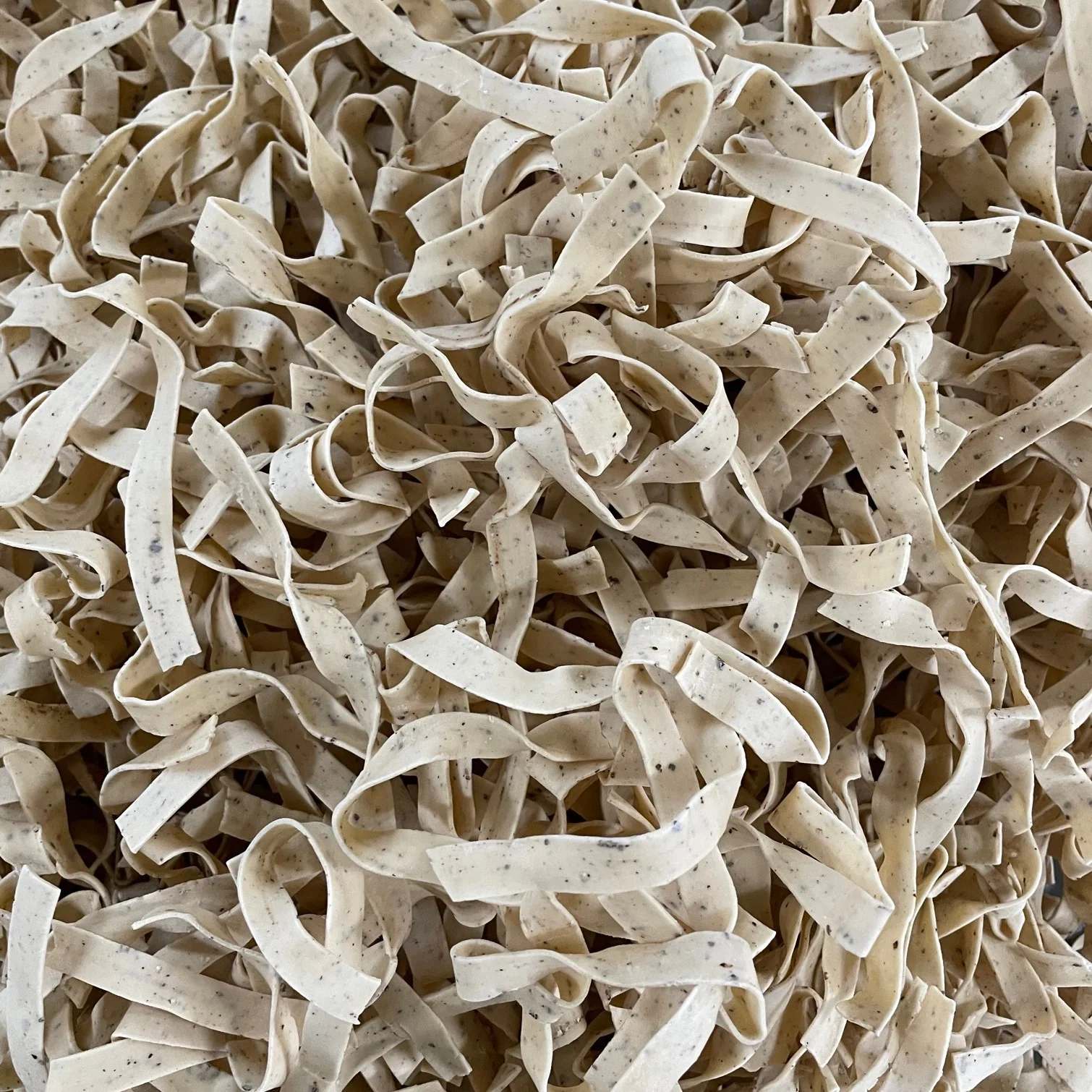 Pepper Ribbons 500g Black Pepper Egg Noodles – Wiech's Barossa Valley Egg Noodles